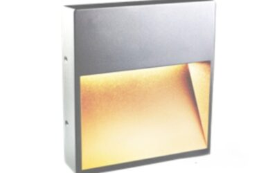 WALL MOUNTED STEP LIGHT
